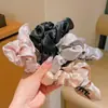 Pinza de Pelo de Satén Plisado de Tela de Alta Gama para Mujeres, Accesorio Versátil de Lujo Ligero, Pinza Tiburón para Recogidos en la Parte Trasera de la Cabeza