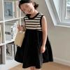 Vestido Infantil Listrado Sem Manga com Design Falso de Duas Peças, Vestido Princesa, Nova Moda Verão 2026, Atacado de Roupas Infantis para Comércio Exterior