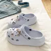 Song Xiaoke 2026 Modelo Nuevo para Aumentar la Altura Suela Gruesa Simples Casuales EVA Puntera Cerrada Zuecos para Mujeres y Parejas para Uso al Aire Libre