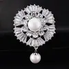 Broche de moda coreano auténtico flor femenina perla de imitación de concha circón microincrustado corsage broche de seda pasador de solapa para ropa