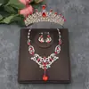 Set de Tres Piezas de Tiara de Corona Estilo Retro con Pedrería Corona de Reina Collar Pendientes Set de Joyería de Alta Gama para Vestido de Novia y de Noche