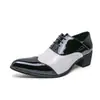 Zapatos de cuero brillantes de punta con cordones de encaje transfronterizos en colorblock para primavera, zapatos casuales de tacón alto formales a la moda, zapatos para hombre de talla grande que aumentan la altura