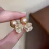 Adecuados para Otoño, Pendientes de Perla Camelia Color Champaña, Gama Alta, Lujo Accesible, Pendientes de Nicho para Mujeres con Elegancia Única