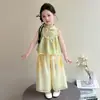 Novo conjunto de Hanfu para meninas estilo chinês 2026 novo modelo de verão, colete bordado sem mangas estilo nacional com calça de perna larga de malha fina, traje Tang