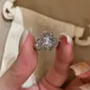 Anillo de Flor Chispa Ardiente Más Vendido de Xiaohongshu para Mujer, Anillo de Dedo de Circonita Elegante y Versátil, Sensación de Lujo Ligero de Gama Alta, Anillo de Cola Ajustable