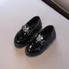 Colección Primavera/Otoño 2025: Zapatos casuales de estilo británico, elegantes y versátiles para niños, perfectos para actuaciones, disponibles en tallas pequeñas, medianas y grandes, zapatos de cuero modernos para niños pequeños