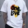 Camiseta de manga corta con cuello redondo y estampado de letras en la parte delantera