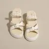 Sandálias femininas de verão novas, estilo fada, com uma tira, sola grossa que aumenta a altura, fivela elegante, antiderrapantes, bico aberto, versáteis, casuais