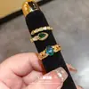 Anel Aberto Cobra Coração Estilo Palácio Retro Acessível Luxo Zircônia Esmeralda Nicho Elegante Joia de Mão de Luxo para Mulheres