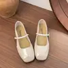 Sapatos Femininos Baixos Quadrados Prata Retro Sola Macia Mary Jane Francês Nova Temporada Primavera 2026 Par com Saias
