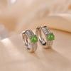 Pendientes de plata de ley Yilu S925 con cuentas redondas de jade hetiano transparentes y textura ligera y lujosa.