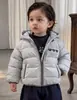 Chaqueta de plumón para niño Invierno Nuevo Estilo 90% Plumón de Pato Blanco Ropa de Algodón Estilo de Invierno Súper Elegante para Niños Chaqueta con Capucha Ropa Infantil Coreana