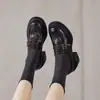Otoño 2026 Nuevos Mocasines Retro de Cuero con Remaches y Hebilla Tacón Grueso Tacón Alto Punta Redonda Suela Gruesa Versátiles para Estudiantes