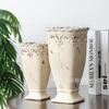 Jarrón de Cerámica Lisa Hecho a Mano Retro Pastoral Francés con Patas Altas, Adornos Antiguos en Relieve, Decoración Personalizable para Jardín Balcón