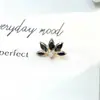 Pendientes de Titanio F-136 Aleación de Titanio Circonia Flor de Loto G23 Titanio Rosca Interna Circonia Labret Piercing Joyería Cabeza