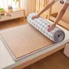 Colchón individual blando de doble propósito para estudiante, colchoneta de enfriamiento con rejilla azul grande acolchada para dormitorio, ratán de hielo, protector de cama de seda de hielo