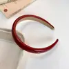 Diadema de Estilo Coreano de Lujo Ligero de Charol con Lazo de Cuero de Alta Saturación Color Vino Tinto Elegante de Gama Alta Diadema de Año Nuevo con Etiqueta Dorada