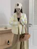 Nuevo Suéter Chaqueta Rayado Blanco y Negro Estilo Hong Kong para Mujer, Ropa Exterior de Otoño e Invierno para Mujer, Cárdigan Corto de Punto con Cuello en V para Mujer