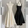 Nuevo Vestido de Verano 2025 Estilo Hepburn con Diseño Ceñido a la Cintura, Suave Brillo Satinado y Elegante Vestido de Tirantes Finos