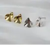 Pendientes de botón irregulares de plata S925, estilo vintage de personalidad para mujer, estilo minimalista liso, pendientes brillantes de nicho de moda