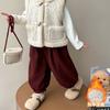 Traje de Forro Polar para Niñas Otoño e Invierno 2025 Nuevo Estilo Coreano Chaleco para Bebé Niña Traje de Invierno de Tres Piezas Pantalones Casuales para Niños Moderno