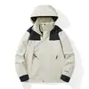En Stock Chamarra Cortavientos para Pareja Hombres Mujeres Estilo Primavera Otoño Impermeable Resistente al Viento Resistente a Manchas Transpirable con Capucha Chaqueta de Montañismo para Exteriores