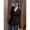 Cardigã de tricô estilo francês, gola V suave, acinturado, para mulheres, outono e inverno de 2026, elegante, ombro normal, versátil, top afina a silhueta