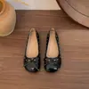 Zapatos planos bajos estilo francés retro negros para mujer, nuevo modelo verano 2026, adecuados para combinar con faldas, zapatos Mary Jane de puntera redonda con suela blanda