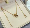 Colar de mola pequena Baojia versão de luxo V dourado, versão de luxo CNC, modelo de caridade de celebridade, corrente para clavícula de cerâmica banhada a 18k