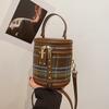 Bolso Cilíndrico Transfronterizo Bolso de Mano de Nicho para Mujer 2026 Nuevo Estilo Bolso Cruzado de Moda a Cuadros Bolso de Mano Versátil con Estampado de Leopardo Bolso Tipo Cubo