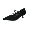Primer Encuentro Temporada Terciopelo Negro Antideslizante Velcro Punta Fina Tacones de Aguja Zapatos de Salón Bajos para Mujer Primavera 2026