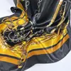 Cinturón de Cuero Negro Dorado Bufanda de Seda de Moda Cadena Transfronteriza de Lujo Ligero Estampado de Cadena Bufanda Cuadrada al por Mayor Pañuelo para la Cabeza Envoltura para el Pecho Satín de Seda Artificial para Mujer