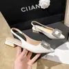 Sandálias elegantes de salto alto com bico fechado estilo francês, sapatos de fada da moda para uso externo, sapatos de salto único pontudos com strass novos para o verão 2023