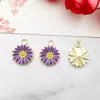 1 Flor de Margarita DIY Accesorio de Joyería de Aleación Esmalte Dibujos Animados Accesorio para el Cabello Pendiente Llavero Colgante