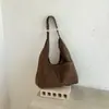 Shuai Mijia 2026 Otoño Temprano Nuevo Estilo Coreano Bolso Tote con Remaches para Mujer Gran Capacidad para Viajes Diarios Bolso de Alto Valor Casual