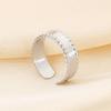 Anillo de Dedo Simple Hueco Irregular con Personalidad Europea y Americana Transfronteriza, Ligero, Lujoso, Moderno, de Cara Ancha, Suelto, de Acero de Titanio