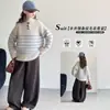 Suéter de Punto Rayado con Cuello Redondo para Niñas Otoño/Invierno 2026 Nuevo Estilo Ropa de Otoño para Niñas Grandes Tejido Elegante con Botones de Cuerno Versátil Moderno