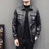 Nueva Chaqueta de Cuero para Motocicleta con Solapa para Hombre Talla Grande Juvenil Hermoso Bordado Bolsillos Múltiples con Solapa Pantalones Hermosa Chaqueta de Cuero Ajustada Moderna