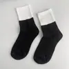 Calcetines de Algodón Peinado para Mujer, de Media Pantorrilla, Bloques de Color Negro y Blanco, Estilo Ins de Moda, Estilo Japonés, Calcetines Finos de Primavera y Verano, Simples y Modernos