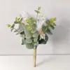 Eucalipto Bola Crisantemo Caña Ramo Certificado de Boda Flor Artificial de Alta Gama Nuevo Ramo para Dama de Honor Venta Caliente Transfronteriza