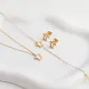 Cadena para clavícula de tortuga marina de nácar blanco estilo Ins, accesorio exquisito y versátil, collar de acero de titanio con colgante de tortuga para mujer