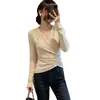 Camiseta de moda irregular elegante de manga larga con cuello en V plisado para mujer, adecuada tanto para llevar sola como debajo de otra prenda, nuevo top ajustado de principios de otoño 2026