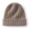 Nuevo gorro térmico de cachemir suave y cómodo con rayas verticales, suave para la piel, cálido y proporciona una excelente protección contra el frío.. Un gorro de punto simple y versátil