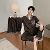 Pijama masculino de seda jacquard bicolor em três peças, conjunto de malha de seda gelada de manga curta com modelagem solta para primavera-verão