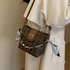 Bolso de Mano para Mujer Transfronterizo Nueva Moda Estampado con Letras Bolso Cubo Textura de Alta Gama Retro Bolso de Hombro Cruzado