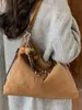 Bolso Tote Estilo Retro para Mujer 2025 Invierno Nueva Moda Gran Capacidad para Viajar de Commute de Aspecto Elegante Bolso de Ocio a la Moda