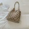 2026 Verão Novo Design Pequeno de Nicho Bolinhas Lona Bloco de Cores Bolsa de Ombro Único Tendência Fresca Bolsa de Axila