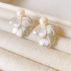 Pendientes Suaves de Montaña Soma Suaves de Tres Capas Flor de Cuatro Pétalos Petalo Plata Cepillada Perla de Agua Dulce Nicho Elegantes Versátiles Estilo Nacional