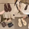 Chanclas de verano 2025 con diamantes de imitación para mujer, antideslizantes, para playa y vacaciones.