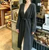 Cárdigan de punto de terciopelo de visón sintético de longitud media con cinturón, nuevo estilo coreano otoño e invierno 2026, abrigo suéter elegante de corte holgado para mujer